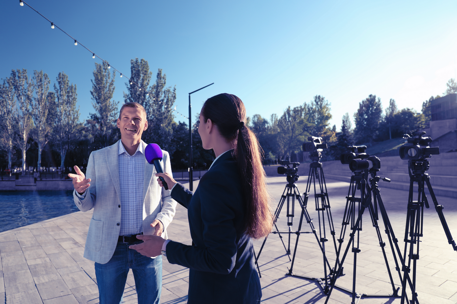 Woordvoerder tijdens een interview